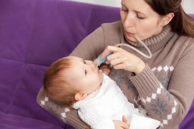 Bébé saigne du nez: saigner du nez chez le bébé